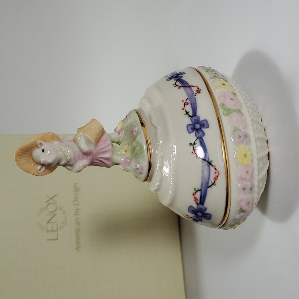 Lenox "The 2012 Little Piggy Easter Egg"